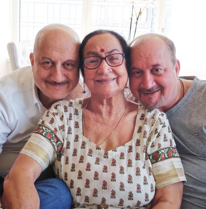 Kher Brother's with their MOM